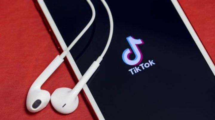TikTok-un qurucusu şirkətindən uzaqlaşır