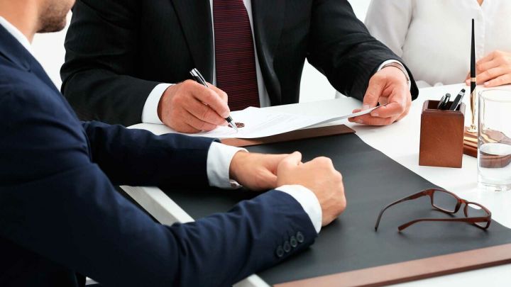 Təsisçi olmaq üçün tələblər