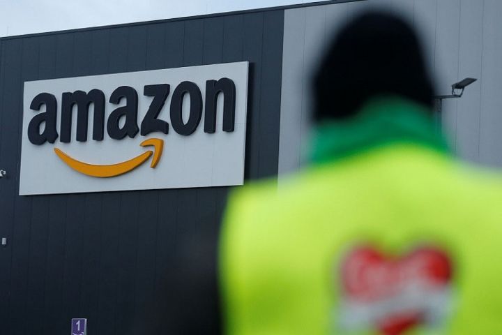 "Amazon" vergi problemləri səbəbindən qərargahını başqa şəhərə köçürmək istəyir
