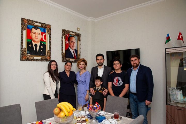 “AS Group Investment” şirkəti Anım Günündə şəhid ailəsini yeni mənzilə köçürdü