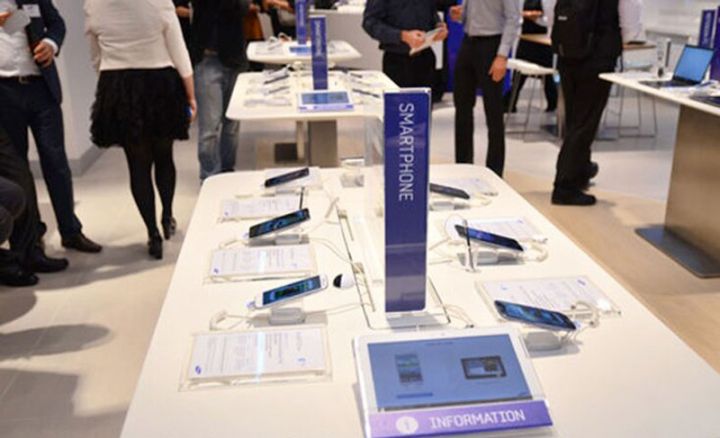 Bu gün iPhone, iPad və digər Apple məhsulları ilkin ödənişsiz, faizsiz kreditlə satılacaq