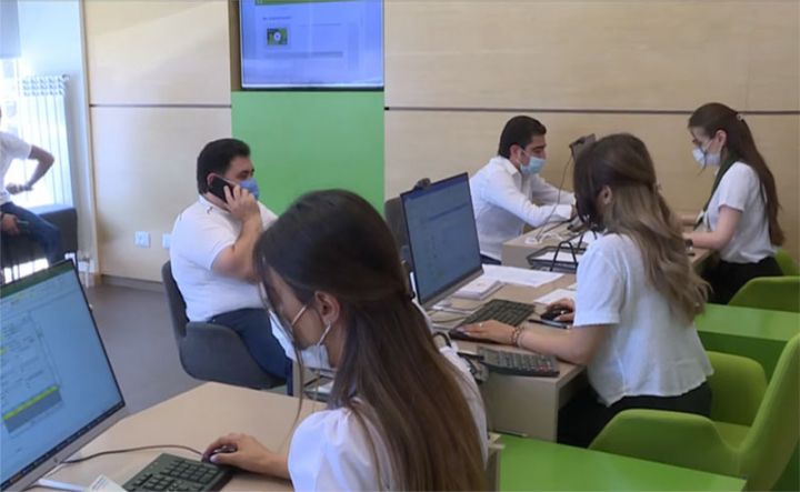 Bank işçilərinin sayı artmaqda davam edir