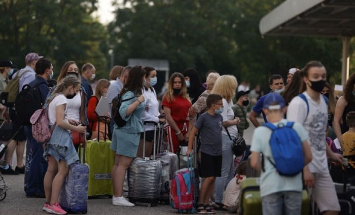 Uçuşlar başladı, ruslar Türkiyəyə axın etdi!