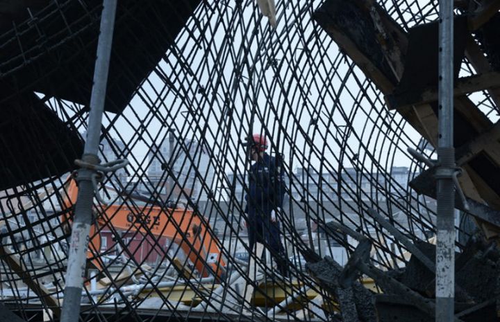 Şirkət rəhbəri: "Podratçının ehtiyatsızlığından binada həmin hadisə baş verdi"