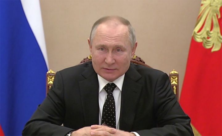 Putin sanksiyalara cavab haqqında fərman imzalayıb