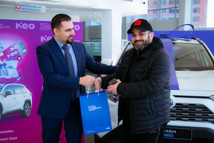 Bank Respublika lotereyanın ilk 100 qalibinə hədiyyə təqdim etdi - FOTOLAR