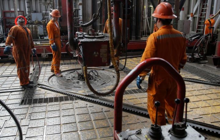 OPEC+ neft hasilatını cüzi artırmağa razılaşdı