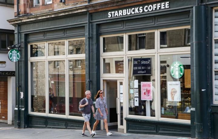 Starbucks Böyük Britaniyanı tərk etməyi düşünür