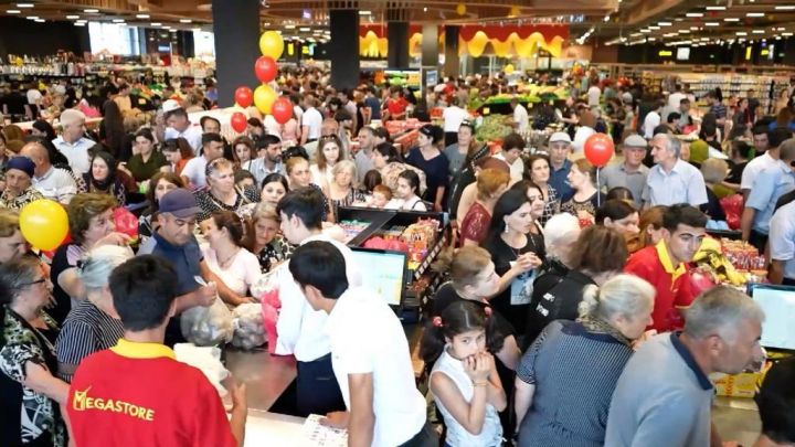 5 000 kvadratmetrlik ərazidə yerləşən  supermarket açıldı