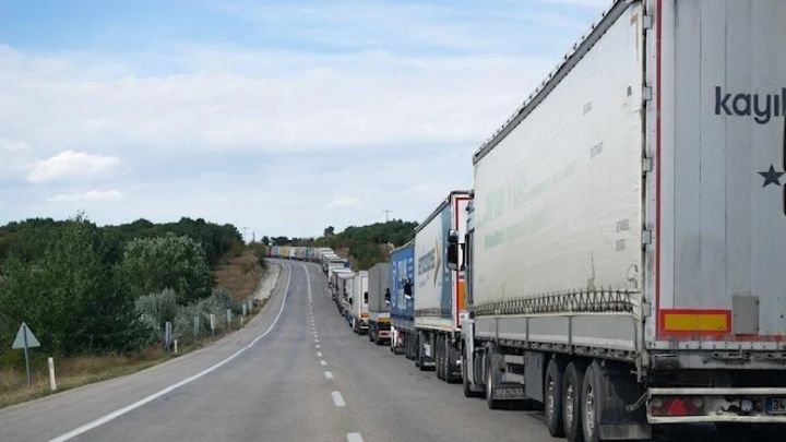 "Azərbaycan heç bir ölkədən almadığı rüsumu yalnız bizdən alır"