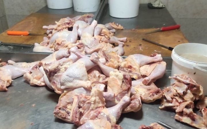 Gəncədə quş əti emal edən müəssisənin fəaliyyəti məhdudlaşdırılıb