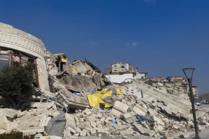 "Antakyada hər iki binadan biri dağılıb"