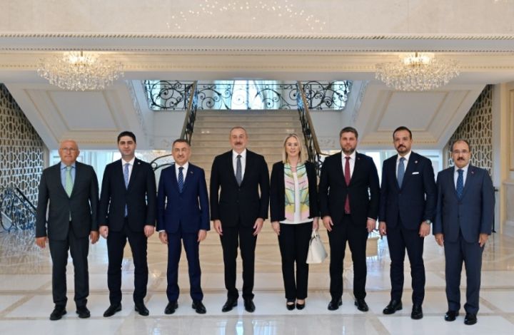 Prezident Fuat Oktayın rəhbərlik etdiyi nümayəndə heyətini qəbul edib