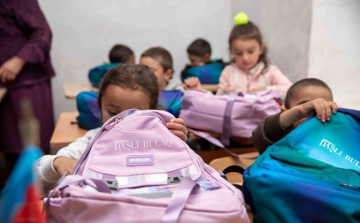 “Daşlı bulaq” kənd məktəblilərini sevindirdi - FOTOLAR