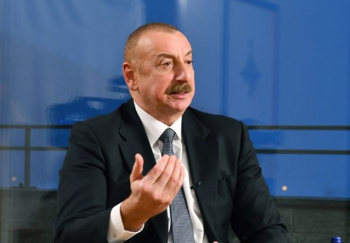 İlham Əliyev Davos Forumunda dəyirmi masada iştirak edib