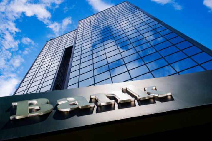 Ötən il xalis mənfəətini 59 dəfə artıran bank