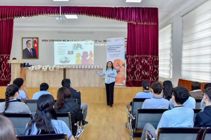 "Rəqəmsal dünyanı qadınlar üçün təhlükəsiz mühitə çevirək!" adlı kampaniya başa çatıb