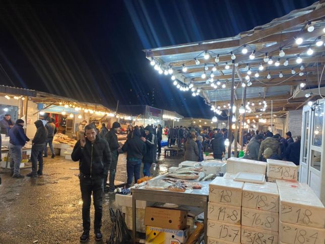 “Keşlə bazarı”nda söküntü işləri təxirə salındı