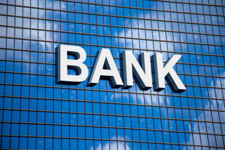 Azərbaycan biznesinin banklara borcu 14 milyard manata yaxınlaşıb