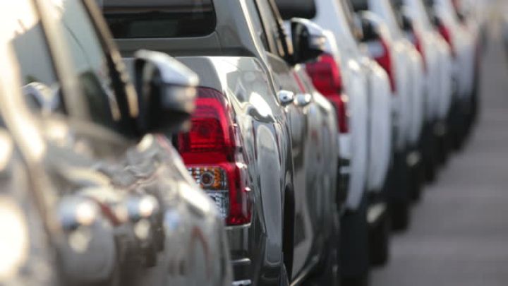 800-dən artıq avtomobilin qanunsuz rəsmiləşdirməsinə şərait yaradılıb - GÖMRÜYÜN ŞÖBƏ RƏİSİ HƏBS EDİLİB