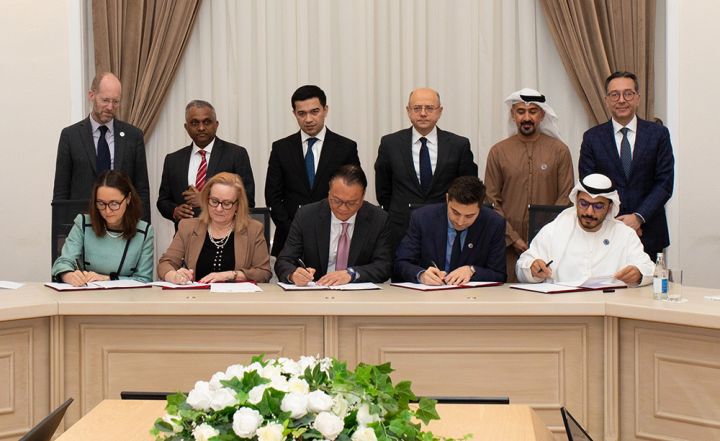 Azərbaycanda iki günəş enerjisi layihəsi - MÜQAVİLƏ İMZALANDI, 670 MİLYON DOLLAR XƏRCLƏNƏCƏK