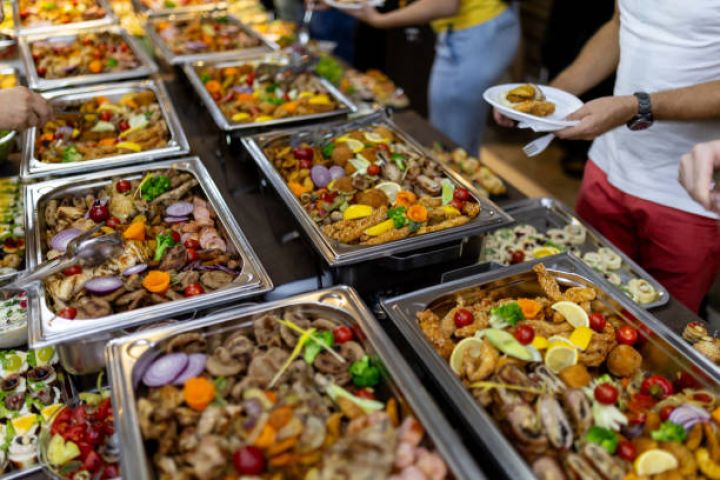 "Gün ərzində 3500 - 4000 insanı keyfyyətli və qidalı yeməklə təmin edirik"