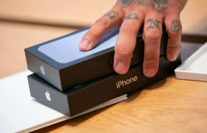 Vergilər ən çox Apple-ı vurdu: Bazar dəyərində tarixi azalma