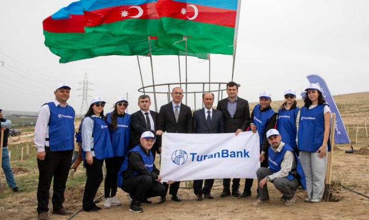 TuranBank ağacəkmə aksiyasında iştirak edib