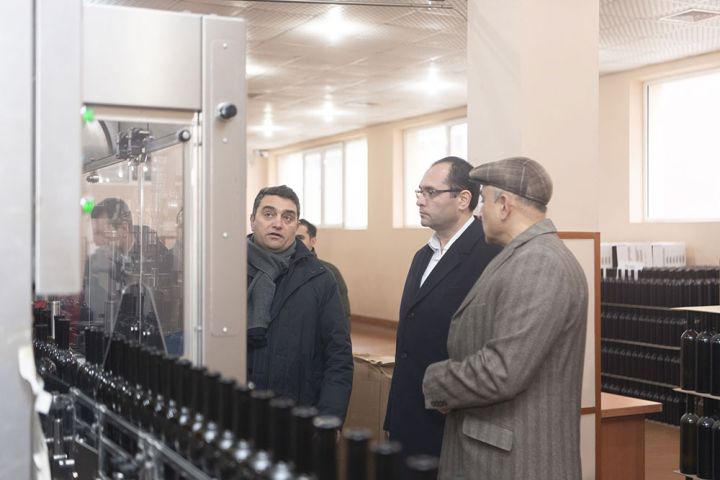 Nazir “Hicaz Broyler”, “Abşeron Şərab” və “A+Co” şirkətinin müəssisələrində olub