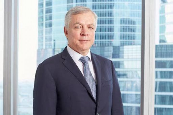 Neft şirkətinin vitse-prezidenti pəncərədən yıxılaraq ölüb