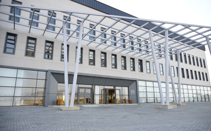 Ağdamda tam orta məktəbin binasının açılışı olub, körpələr evi-uşaq bağçası istifadəyə verilib