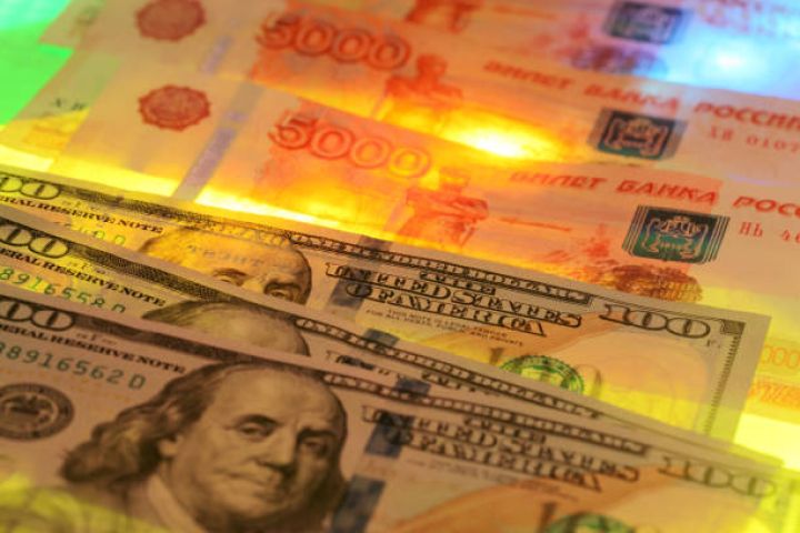 Rubl daha da bahalaşdı - 27 iyundan bəri bir ilk!