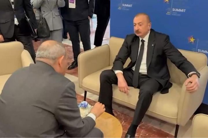 Prezident İlham Əliyev Nikol Paşinyanla görüşüb