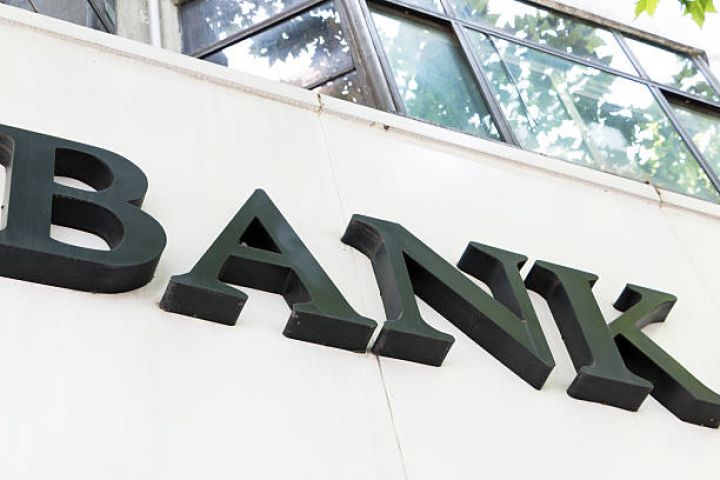 Şirkətlərin cari hesablarda pulları azalır, bankların depozitlərdən "qidalanması" məhdudlaşır