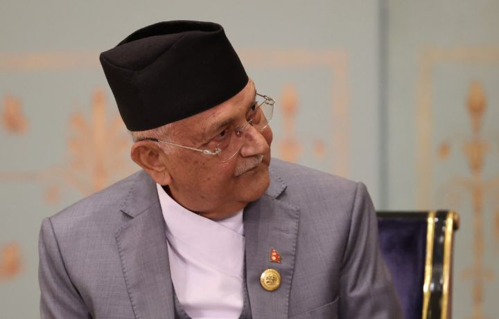 Sosial şəbəkələr bloklandı, ölkənin Baş naziri vəzifəsini itirdi