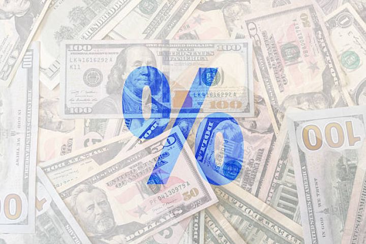 Azərbaycanın idxalı ixracından sürətli artır, müsbət saldo "əriyir"