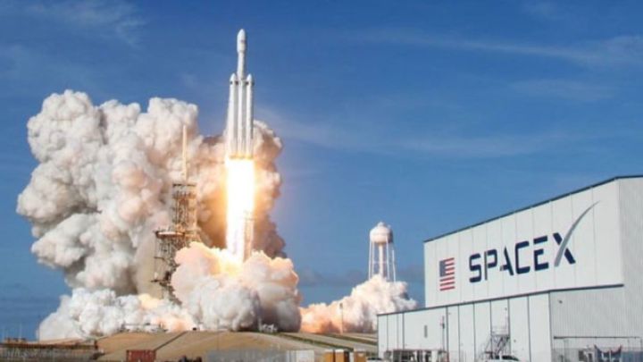 SpaceX, 7 min 500 Starlink peykinin buraxılışı üçün təsdiq aldı