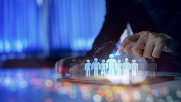 Vakansiyaların 50%-dən çoxu cəmi 4 sahə üzrədir, əməkhaqqı şəffaflığı aşağı səviyyədədir - HESABAT