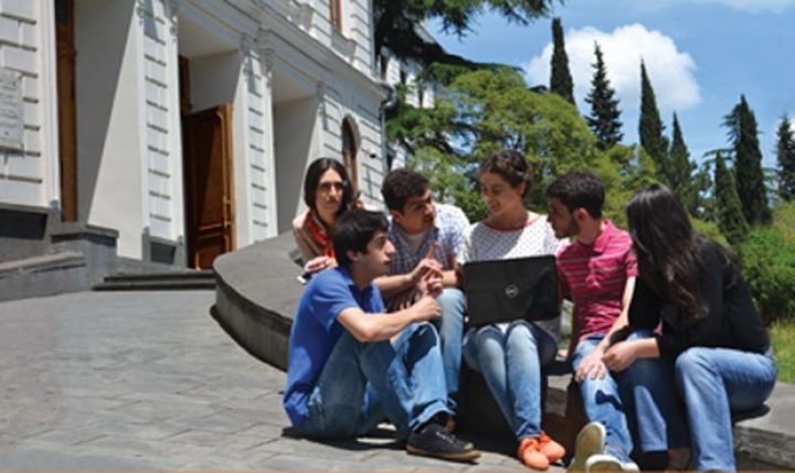 Tbilisidə iqtisadiyyat və maliyyə ixtisası üzrə təhsil - qəbul elan edildi