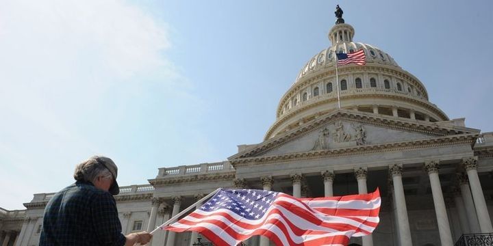 Dolları gücləndirəcəyi bildirilən layihə Nümayəndələr Palatasından keçdi