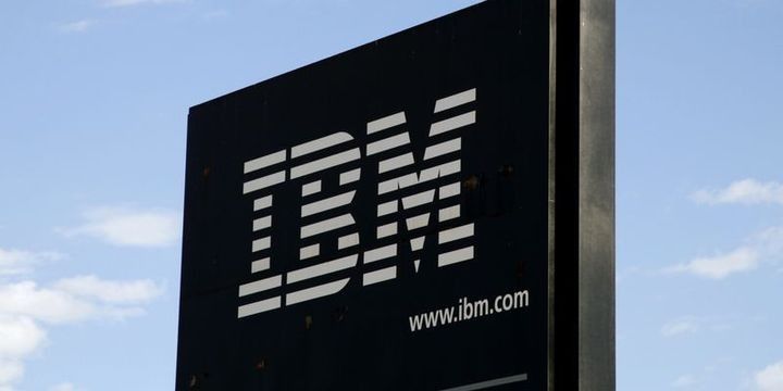 IBM-in gəlirləri və xalis mənfəəti azalıb