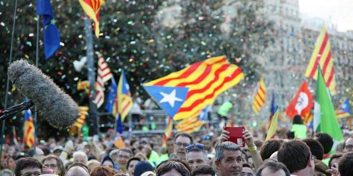 İspaniya hökuməti Kataloniyanın bütün maliyyə mənbələrinə əl qoydu