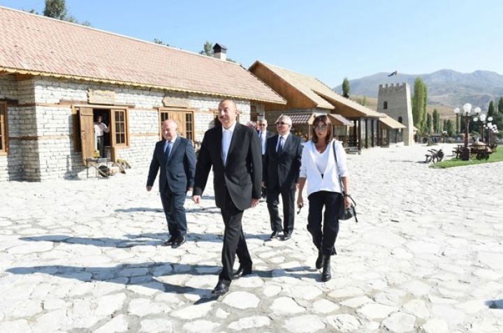 Gəzmək üçün yeni kənd - Muzey, suvenir mağazası, “ABAD” dükanları....