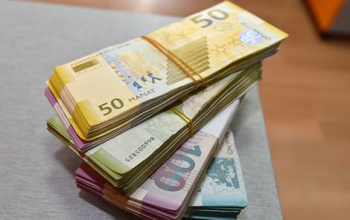 Maliyyə Nazirliyi faiz ödəmək şərtilə borc alır 