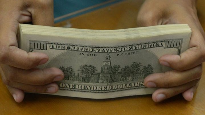 Dolların sabaha olan rəsmi məzənnəsi açıqlandı