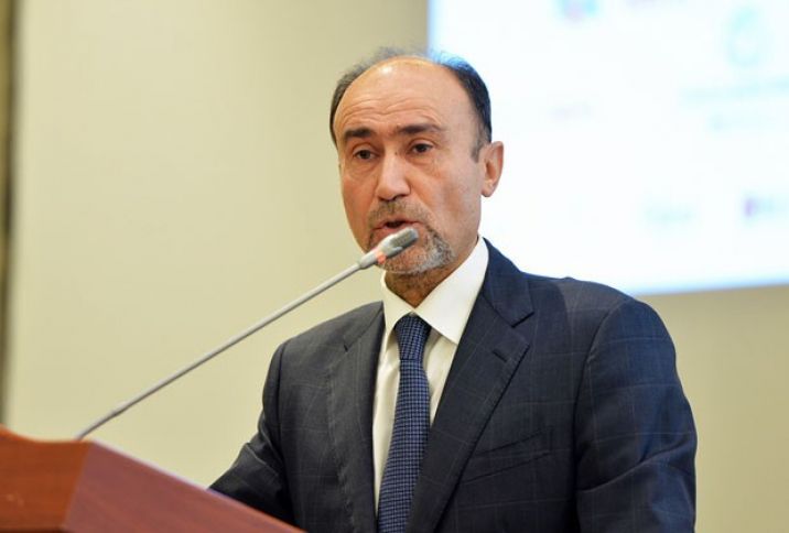 Banklardakı dollar vəsitlərinin manata çevrilməsi gündəmə gətirildi