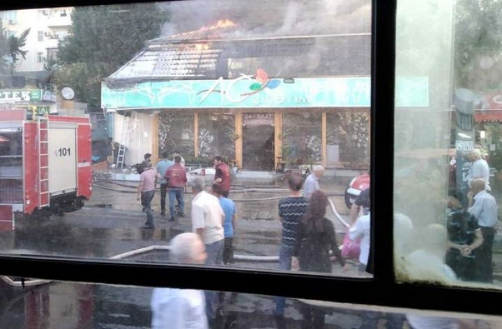 "Ağ çiçəyim" gül mağazasında yanğın