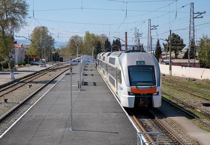 Bakı-Gəncə-Bakı sürətli sərnişin qatarının hərəkət cədvəli dəyişdirilir