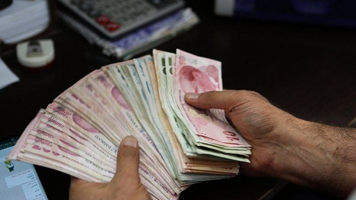 Dollar 7 lirəyə yaxınlaşdı