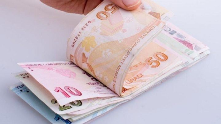 Dollar/TL məzənnəsi 6.99-u  keçdi